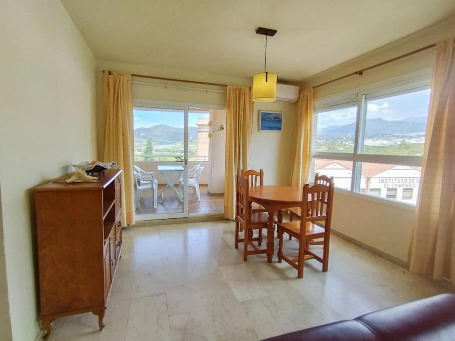 Spacious 4 Bedroom With Parking In Town Centre, Nerja Bagian luar foto